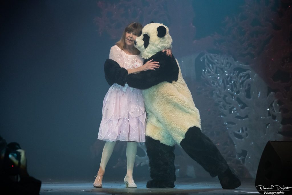 Chantal Goya avec pandi panda a barbières
